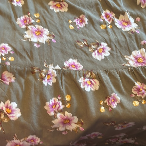 Xhilaration Green dress with pink flowers - Picture 5 of 5